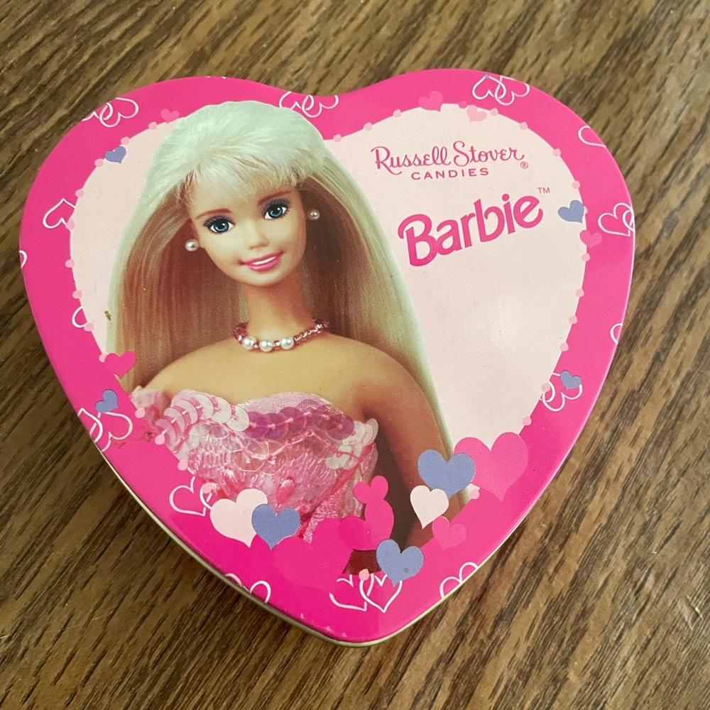 1997 Barbie x Russell Stover tin - solid milk chocolate hearts
